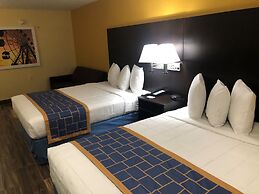 Days Inn & Suites by Wyndham Tampa/Raymond James Stadium