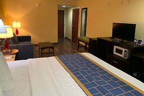 Days Inn & Suites by Wyndham Tampa/Raymond James Stadium