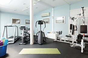 Vineyard Square Hotel & Suites