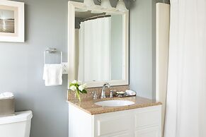 Vineyard Square Hotel & Suites