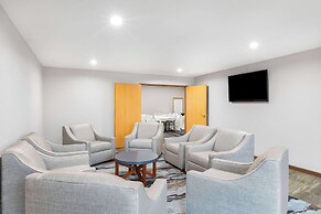 AmericInn by Wyndham Pella