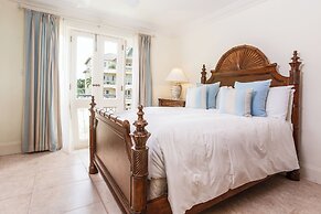 Blue Waters Resort & Spa