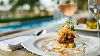 Blue Waters Resort & Spa