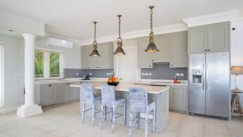 Blue Waters Resort & Spa