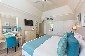 Blue Waters Resort & Spa