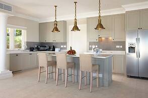 Blue Waters Resort & Spa