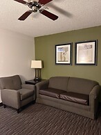 Holiday Inn Express & Suites Chicago-Deerfield/Lincolnshire by IHG