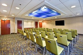 Holiday Inn Express Newport North - Middletown by IHG