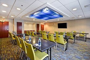 Holiday Inn Express Newport North - Middletown by IHG