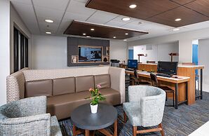 Holiday Inn Express Newport North - Middletown by IHG