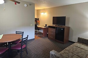 AmericInn by Wyndham Marshall
