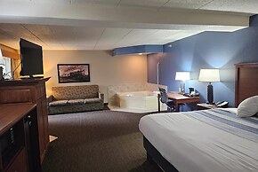 AmericInn by Wyndham Marshall