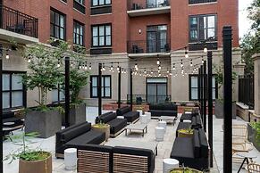 Courtyard by Marriott Savannah Downtown/Historic District