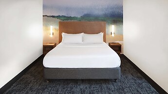River's Edge Hotel Portland, Tapestry Collection by Hilton