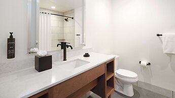 River's Edge Hotel Portland, Tapestry Collection by Hilton