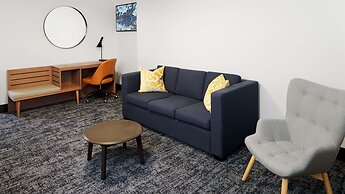 River's Edge Hotel Portland, Tapestry Collection by Hilton