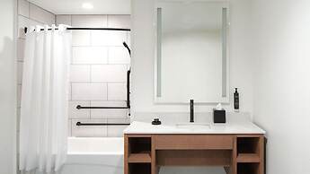 River's Edge Hotel Portland, Tapestry Collection by Hilton