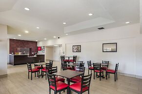 Red Roof Inn PLUS+ & Suites Savannah - I-95