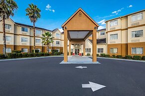 Red Roof Inn PLUS+ & Suites Savannah - I-95