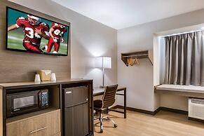 Red Roof Inn PLUS+ & Suites Savannah - I-95