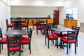 Red Roof Inn PLUS+ & Suites Savannah - I-95