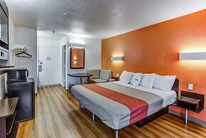 Motel 6 Portland, OR - Tigard West