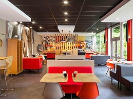 ibis Lannion Cote de Granit Rose