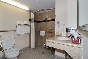 Super 8 by Wyndham Beaumont I-10 South/College St