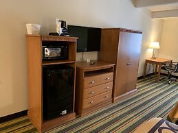 Super 8 by Wyndham Beaumont I-10 South/College St