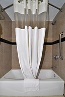 Super 8 by Wyndham Beaumont I-10 South/College St