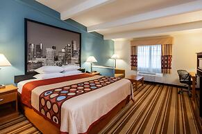 Super 8 by Wyndham Beaumont I-10 South/College St