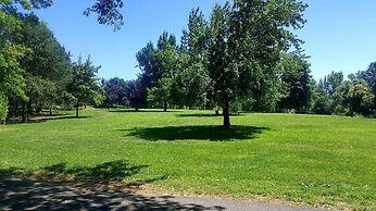 Travelers Inn Medford