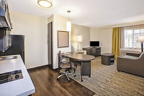 Candlewood Suites Indianapolis by IHG