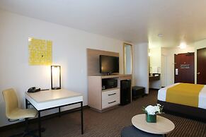 Oxford Suites Spokane Valley