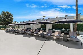 Hourglass Hotel, Ascend Hotel Collection