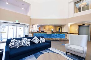 Comfort Suites