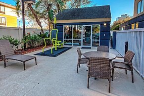 Fairfield Inn & Suites by Marriott Near Universal Orlando