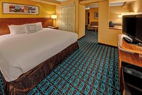 Fairfield Inn & Suites by Marriott Near Universal Orlando