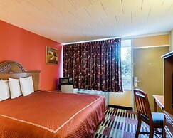 Rodeway Inn University