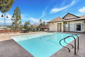 Best Western Cedar Inn & Suites