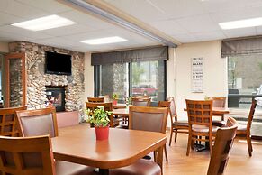 Days Inn by Wyndham Calgary Airport