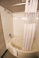 Days Inn by Wyndham Calgary Airport