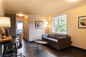 Holiday Inn Victoria Elk Lake by IHG