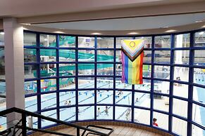 Holiday Inn Victoria Elk Lake by IHG