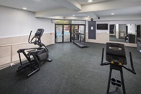 Holiday Inn Victoria Elk Lake by IHG