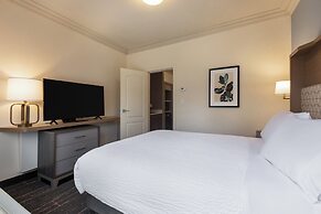 Holiday Inn Victoria Elk Lake by IHG