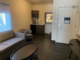 Holiday Inn Victoria Elk Lake by IHG