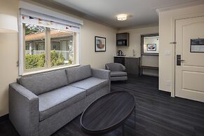 Holiday Inn Victoria Elk Lake by IHG