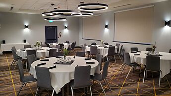 Holiday Inn Victoria Elk Lake by IHG