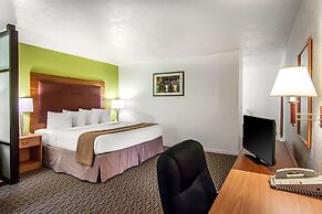 Quality Inn & Suites at Coos Bay